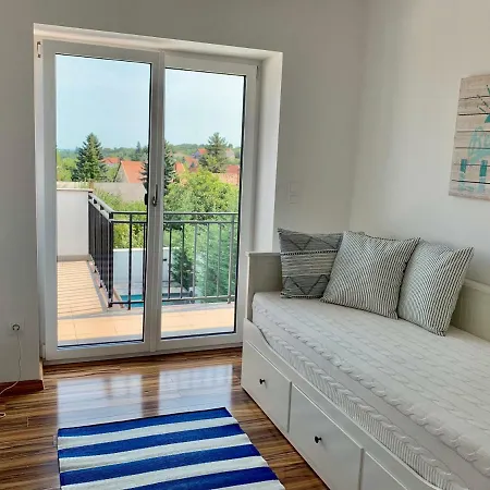 Theodora Apartmanhaz Апартаменты